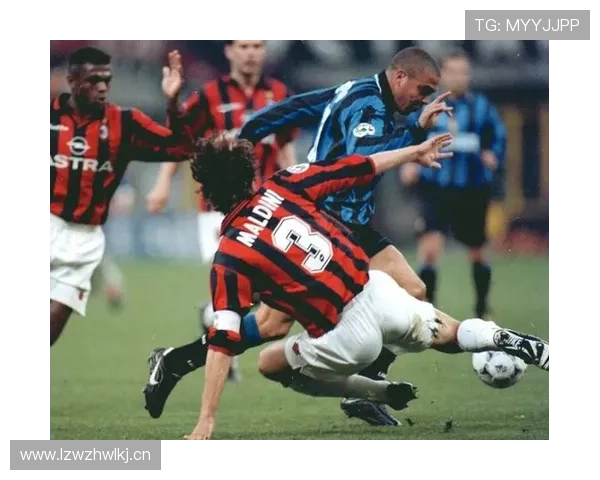 马尔蒂尼职业生涯贡献总结：传奇后卫的忠诚与卓越